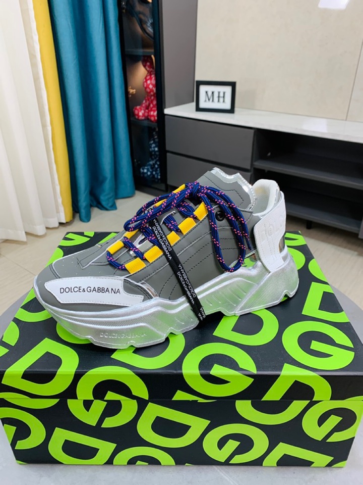 J0  Dolce＆Gabbana最新官网休闲、男鞋原单品质进口头层牛皮网布搭配➕羊里[得意]论材料做工完胜市场所有版本💕最高品质出货 实物拍摄，面料进口凸显品牌独特魅力😘鞋带也是原版定制👻经典系带款鞋 上脚十分舒适 、