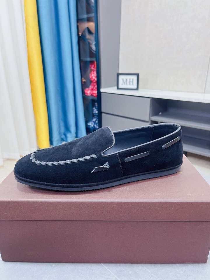 J0  丝绸牛里Bottega Veneta 春款抢先上市经典款豆豆鞋，专柜品质，1:1优质做工，鞋面:原版1:1反绒牛皮搭配➕进口牛皮内里，配原版生胶耐磨大底，高档上档次，潮男必备款，