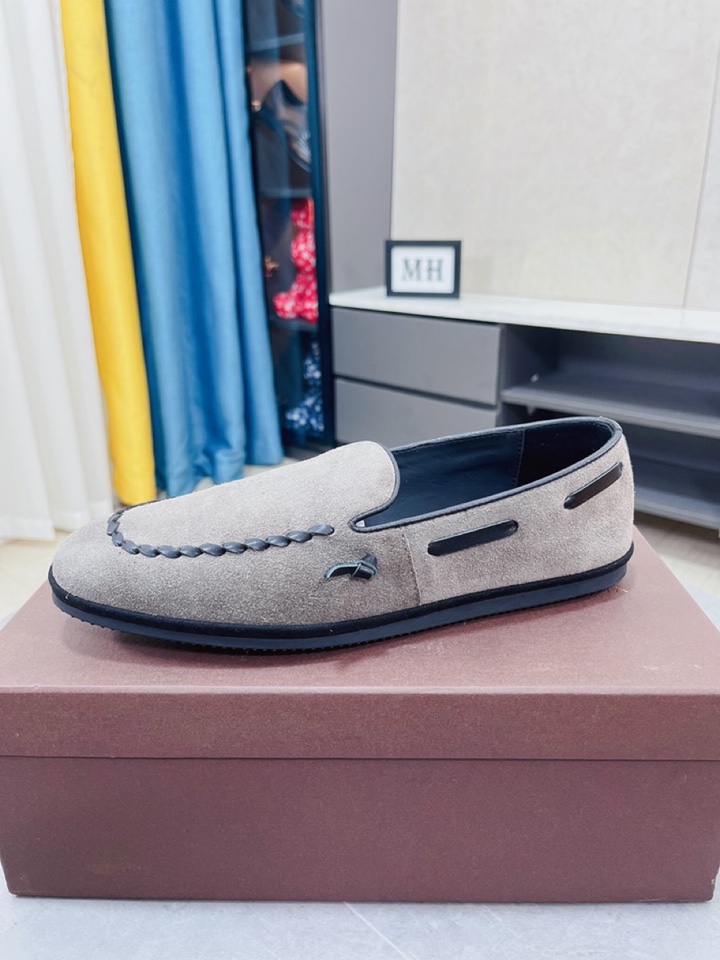 J0  丝绸牛里Bottega Veneta 春款抢先上市经典款豆豆鞋，专柜品质，1:1优质做工，鞋面:原版1:1反绒牛皮搭配➕进口牛皮内里，配原版生胶耐磨大底，高档上档次，潮男必备款，