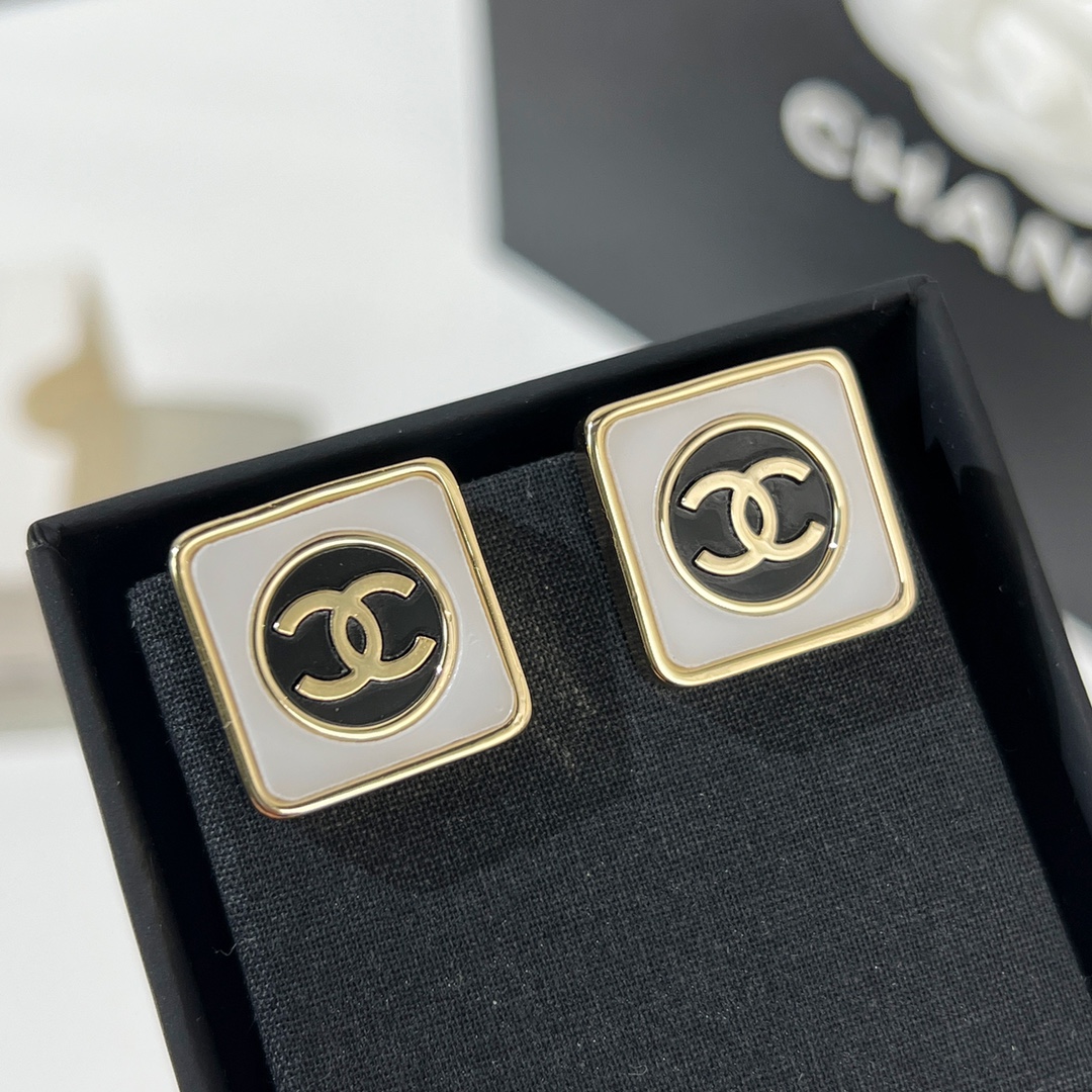 新款☑️CHANEL香奈儿双c 方形耳钉耳环