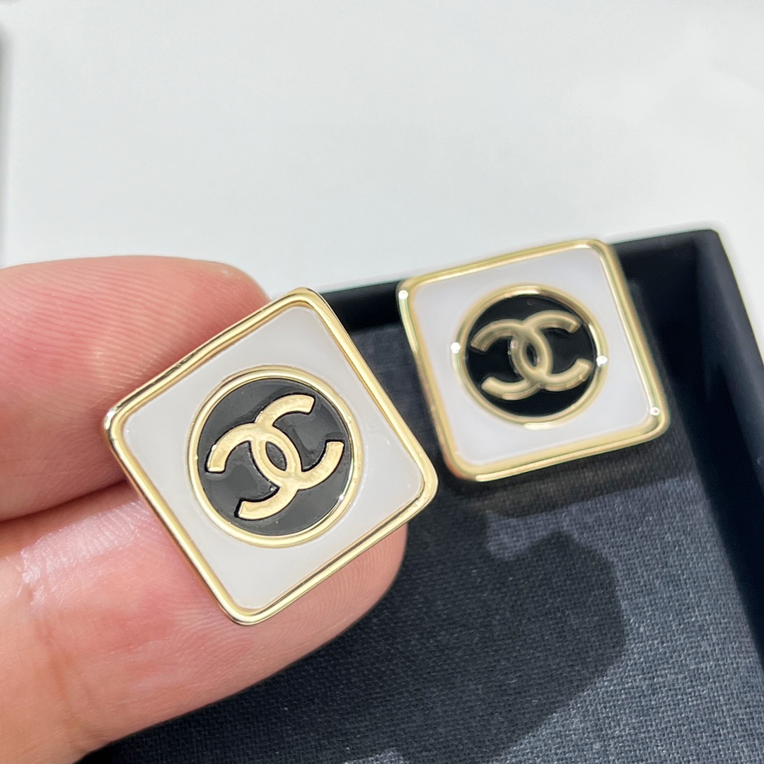新款☑️CHANEL香奈儿双c 方形耳钉耳环