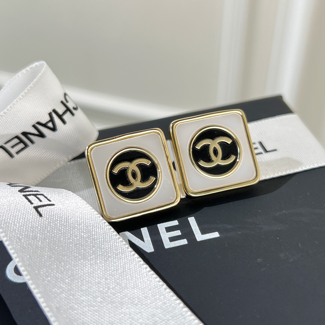 新款☑️CHANEL香奈儿双c 方形耳钉耳环
