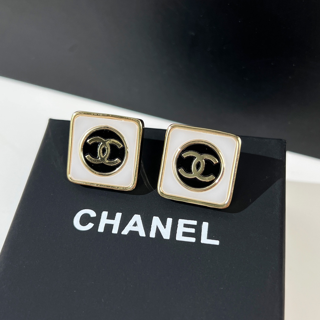新款☑️CHANEL香奈儿双c 方形耳钉耳环