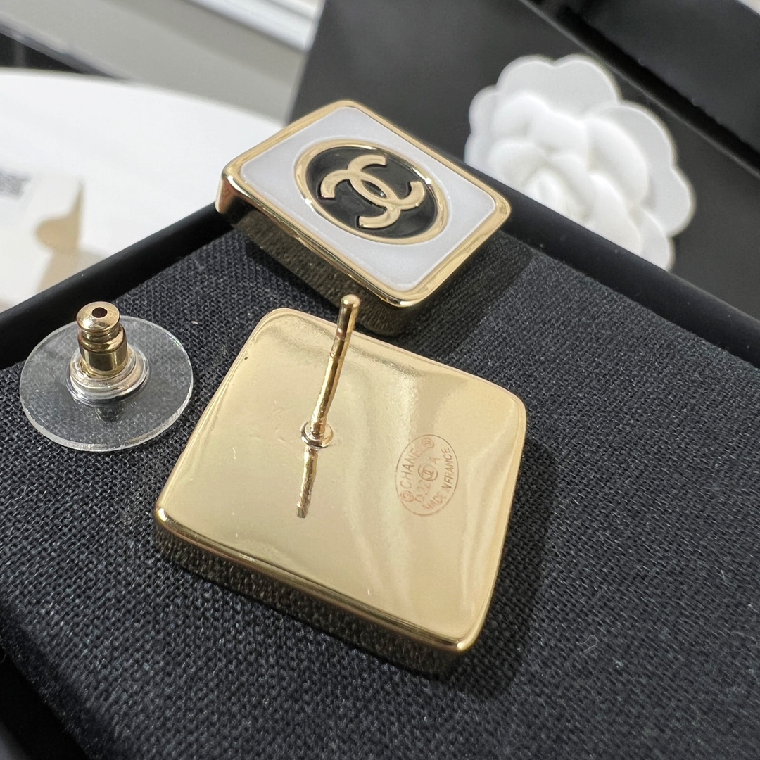 新款☑️CHANEL香奈儿双c 方形耳钉耳环
