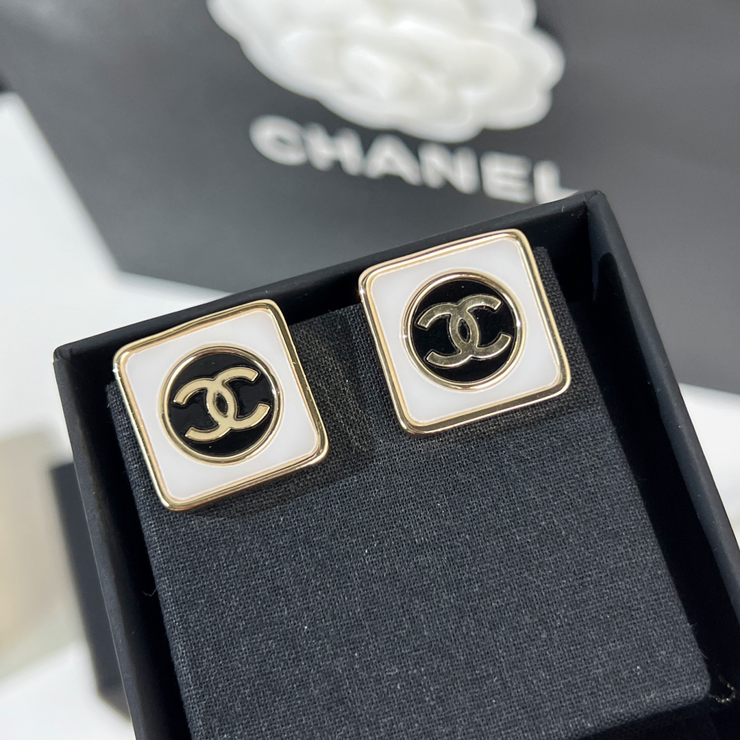 新款☑️CHANEL香奈儿双c 方形耳钉耳环
