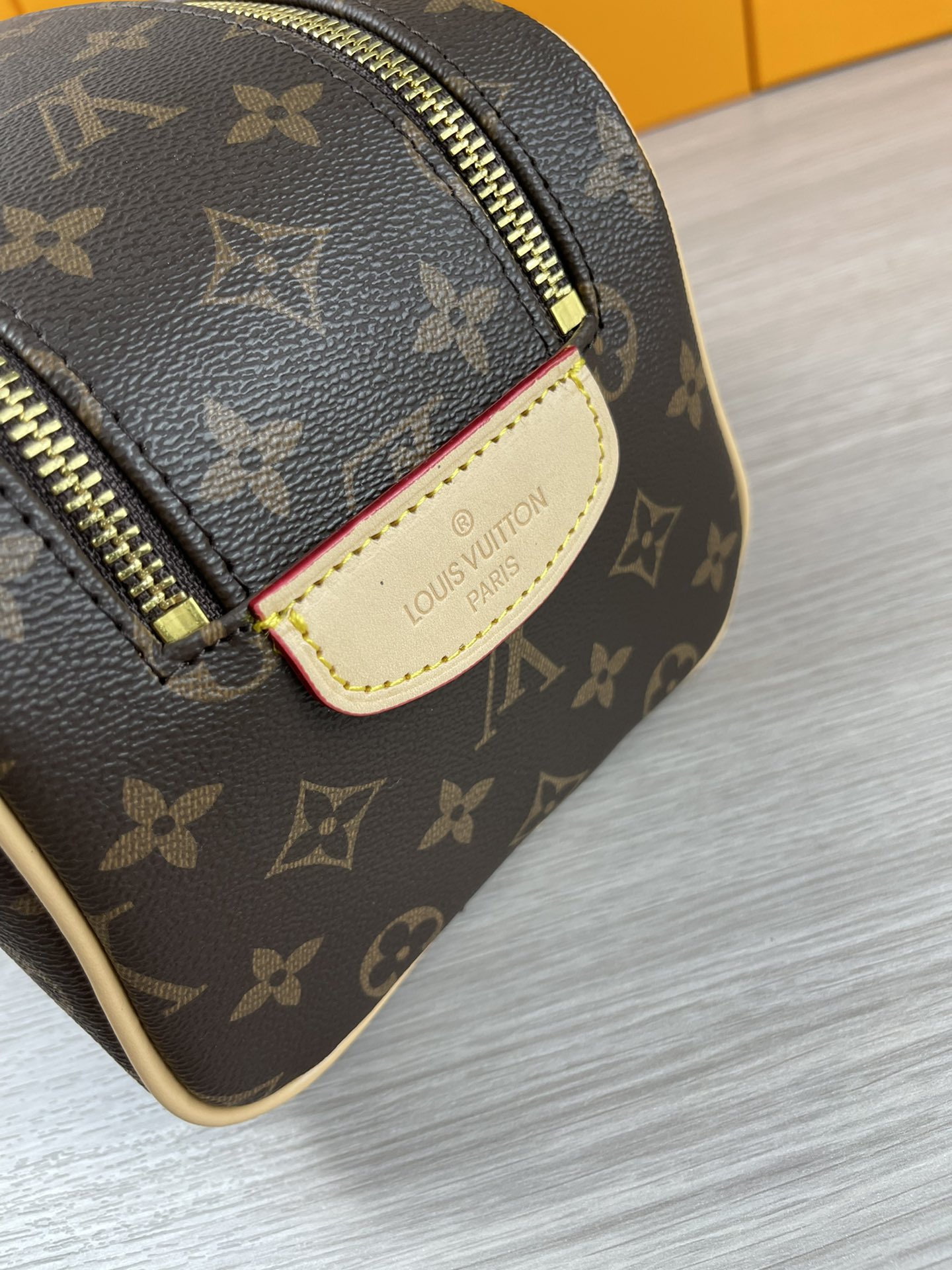Cosmetic Bag M47528 - Double zipper detail