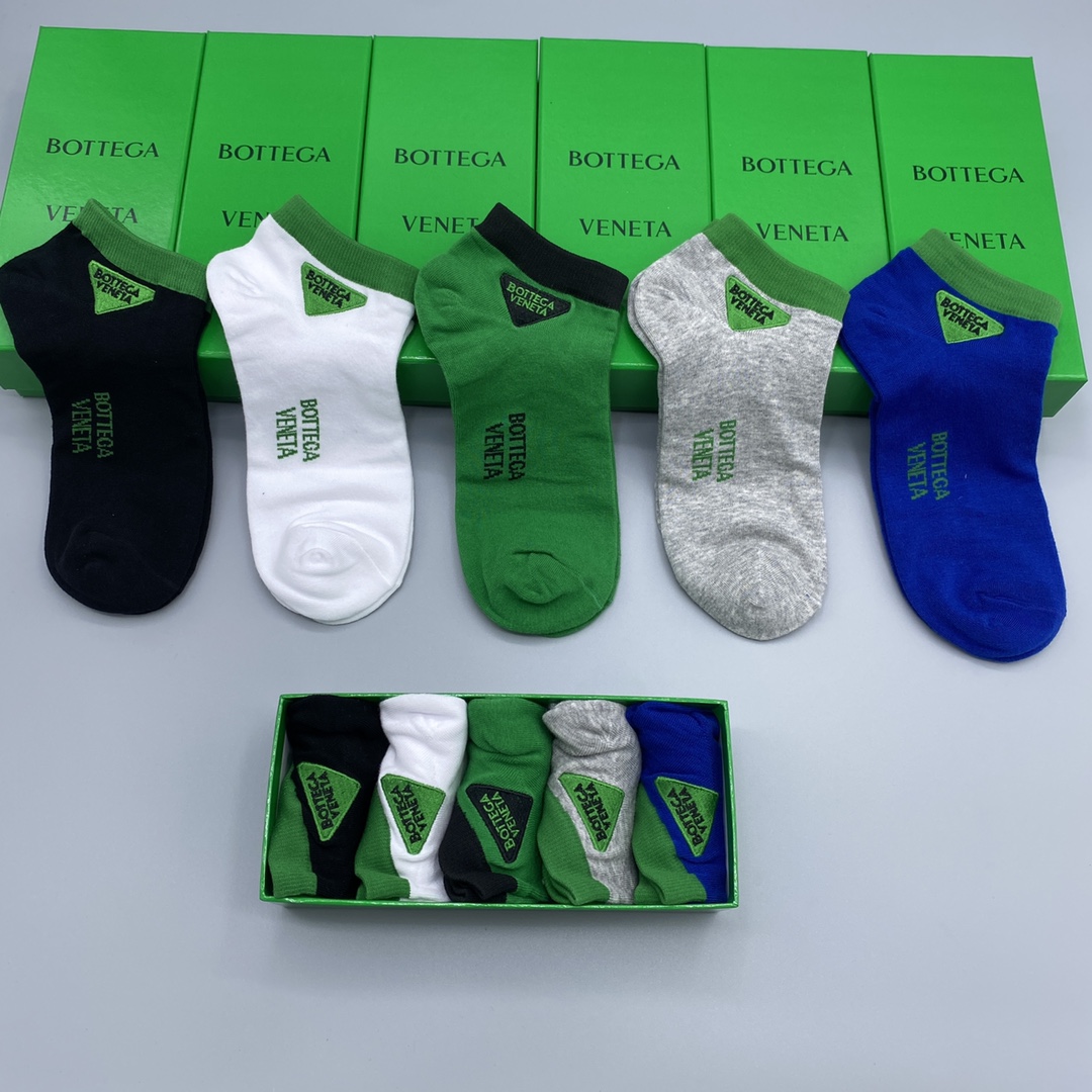 🔥🔥🔥出新 BV  短袜 😊😊原创 原创 😊独家新款 采用进口机器 做工精致👍一款按摩袜👍👍👍百搭款 抗