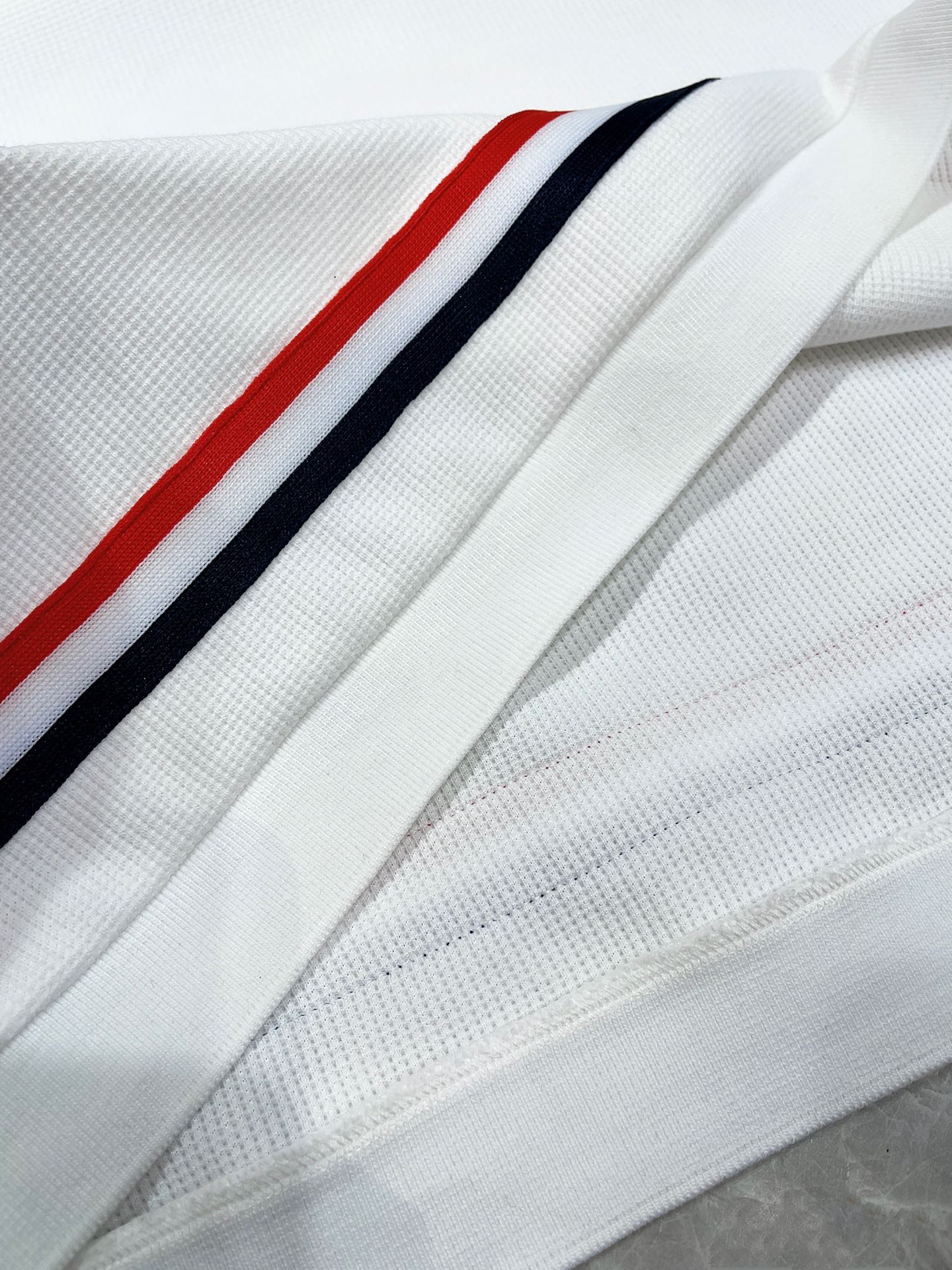 Exclusive Thom Browne Women’s Suit: Classic Design, High Quality, College Style Details - 图片 7