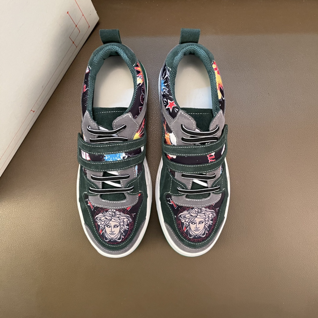 I0  高品质欧美大师设计简洁高档大气，专柜品质值得信赖，面料进口顶级牛皮 。😍 羊皮内里🐑 做工精细，专柜原版大底，上脚舒适百搭，潮男乐福专属定制，小 麦昆 Alexander McQueen  适合司机户外行车🚗 休闲鞋系列之首 男鞋