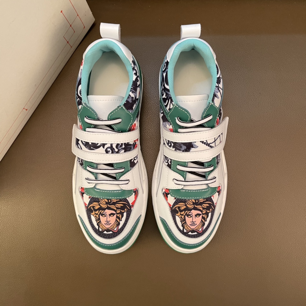 I0  高品质欧美大师设计简洁高档大气，专柜品质值得信赖，面料进口顶级牛皮 。😍 羊皮内里🐑 做工精细，专柜原版大底，上脚舒适百搭，潮男乐福专属定制，小 麦昆 Alexander McQueen  适合司机户外行车🚗 休闲鞋系列之首 男鞋