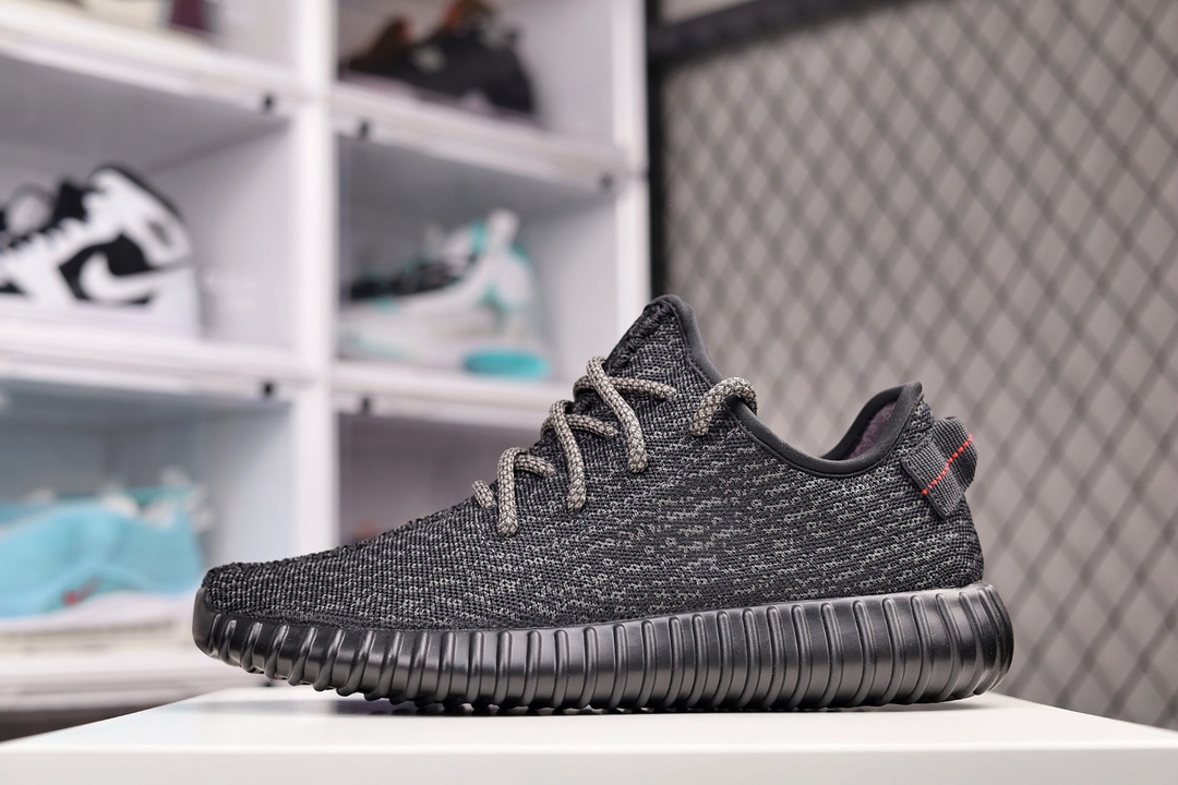 H0 外贸纯原最高版本 Yeezy Boost 350 V1 巴斯夫真爆 原厂原档案开发，原盒原标，原厂大颗粒巴斯夫真爆，釆用原厂飞织鞋面，鞋身皮料还包括内裡皮料都来自原厂，包括提拉、鞋头弧度、中线定针全部还原公司，细节做工比对发售原鞋633DJ