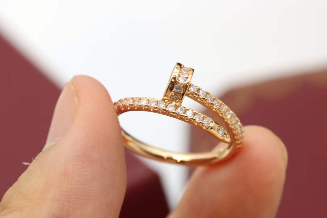 Cartier 卡地亚/Cartier 窄版钉子戒指 玫瑰金 满钻款