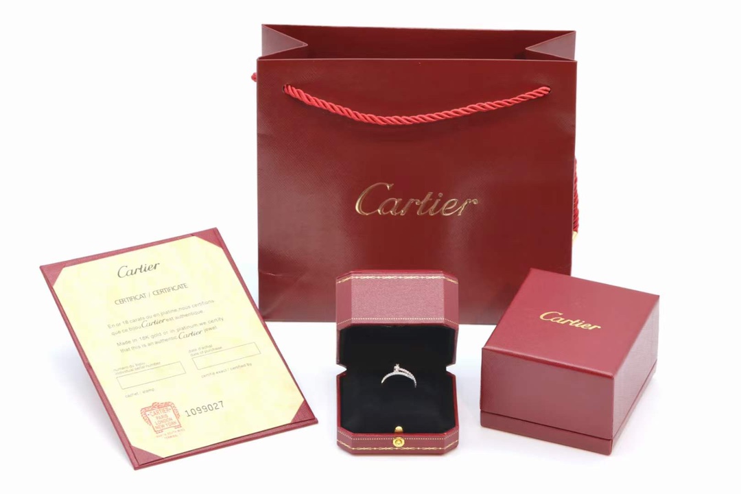 Cartier 卡地亚/Cartier 窄‮钉版‬子戒指 玫瑰金 满钻