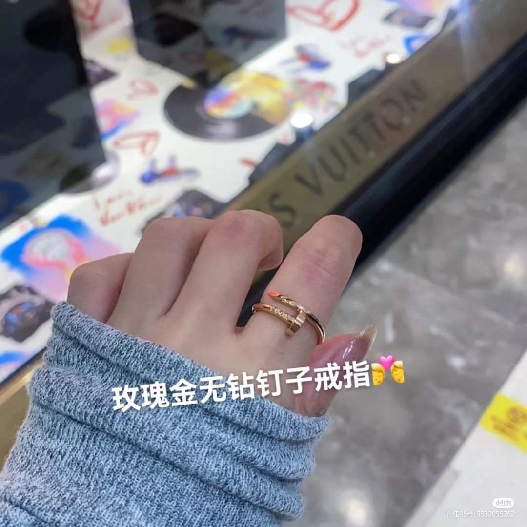 Cartier 卡地亚/Cartier 窄‮钉版‬子戒指 银色 无钻