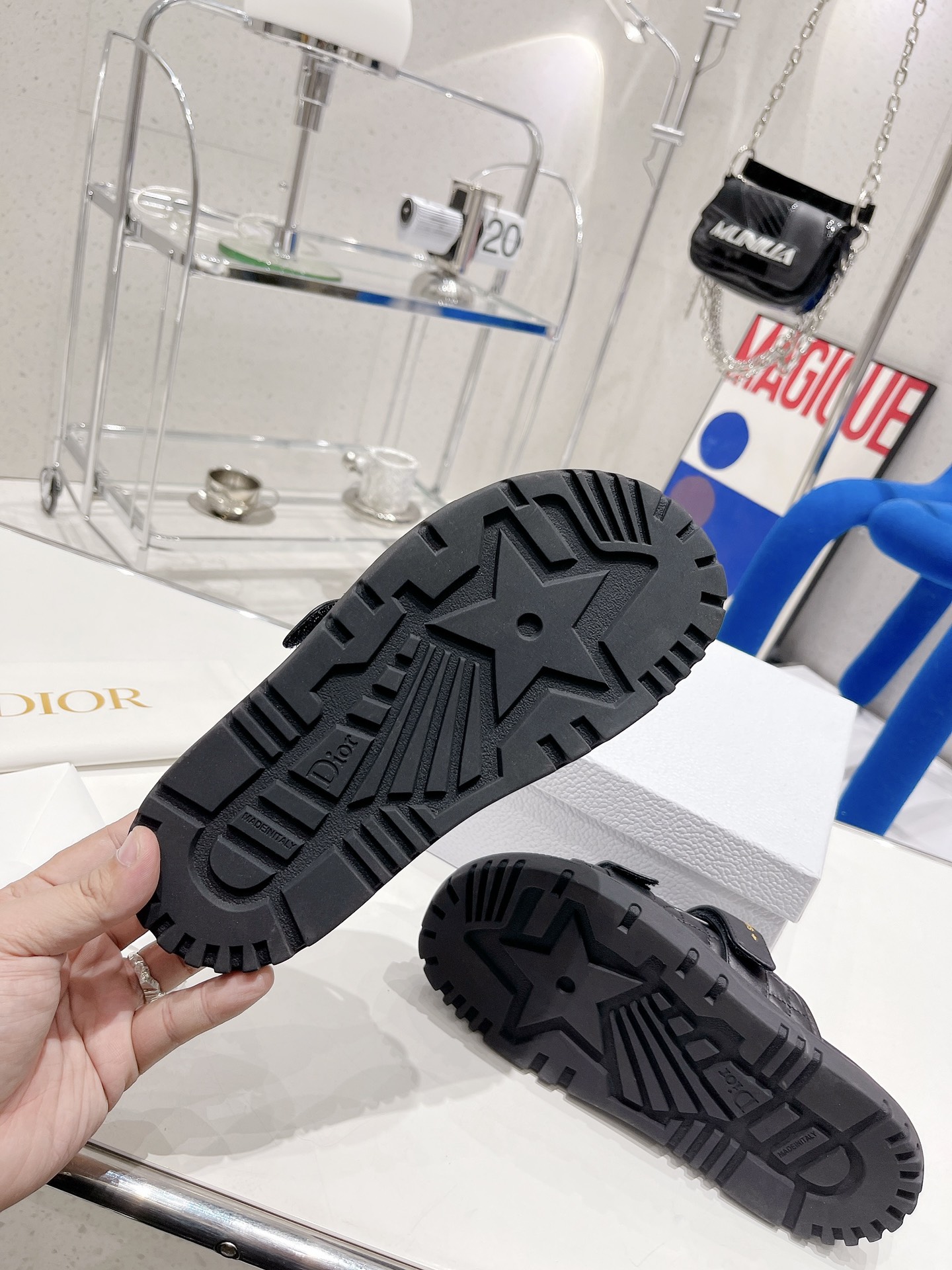 Dior Dior迪奥 2022夏季新款厚底电绣牛皮凉拖鞋 耐看的懒人拖鞋 精美