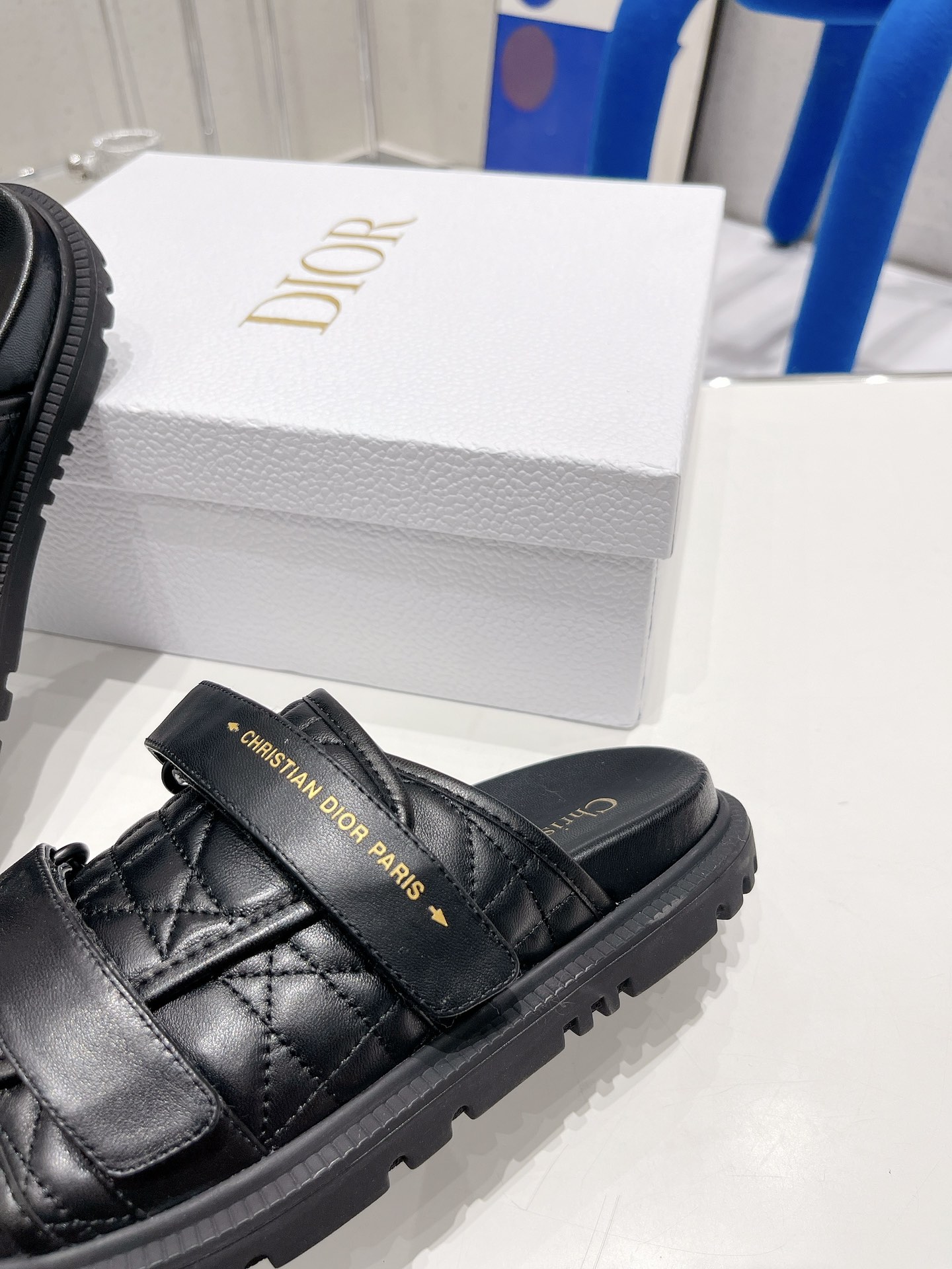 Dior Dior迪奥 2022夏季新款厚底电绣牛皮凉拖鞋 耐看的懒人拖鞋 精美