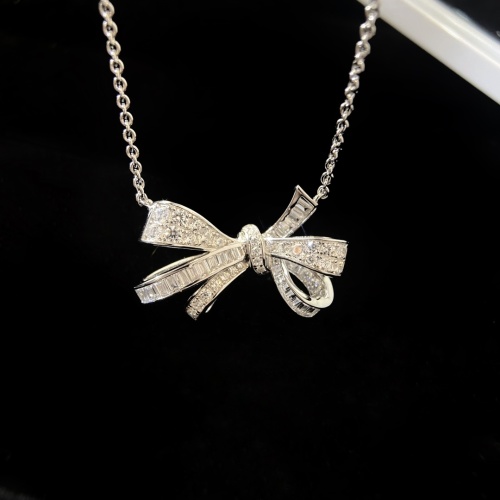 Elegante Collar con Diamantes y Lazo de Graff Bow en Plata 925 15 Elegante Collar con Diamantes y Lazo de Graff Bow en Plata 925