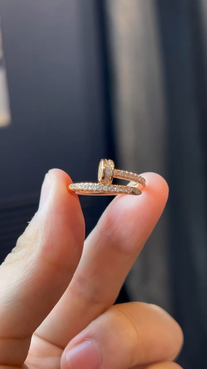Cartier 玫瑰金满钻钉子戒指 视频