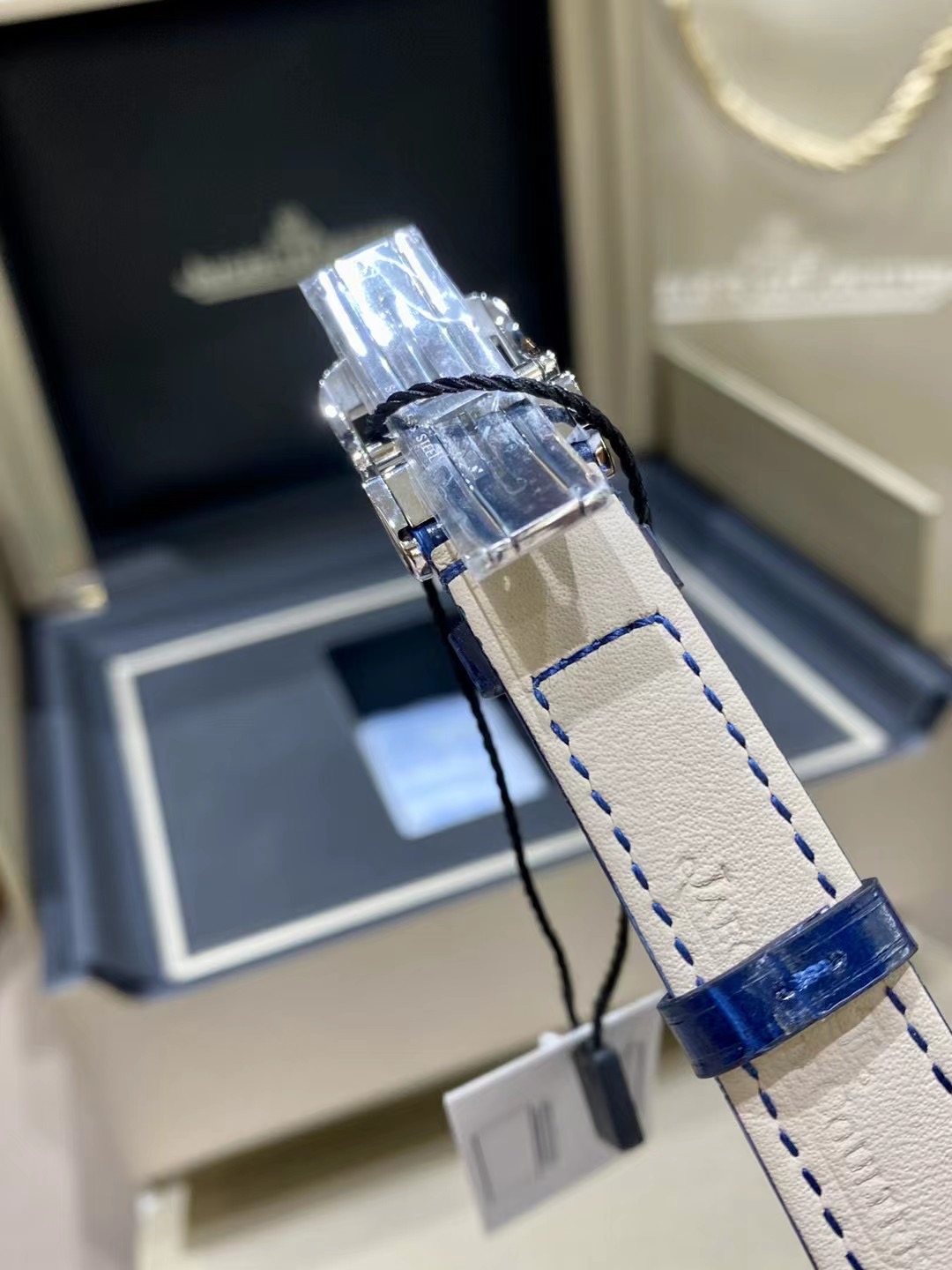 High-Quality Imported Yumeida Core Wristwatch with Real Buttons and Diamonds - 图片 8