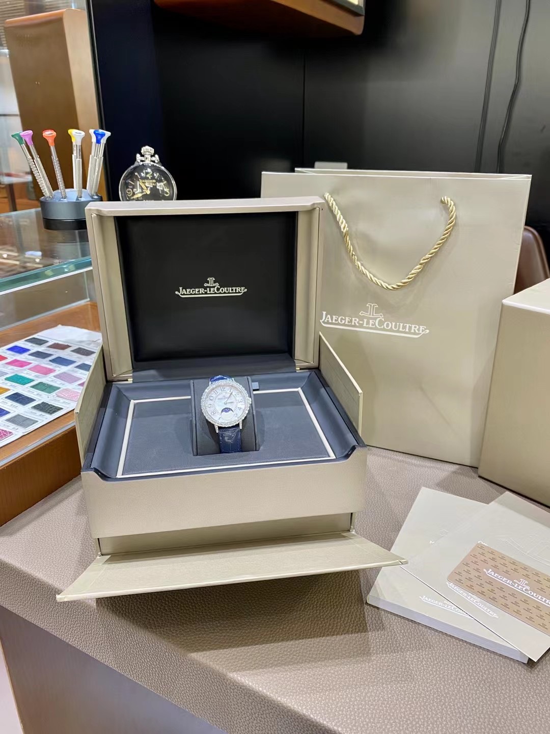 High-Quality Japanese Yumeida Core Watch with Real Buttons and Diamond Details - 图片 3