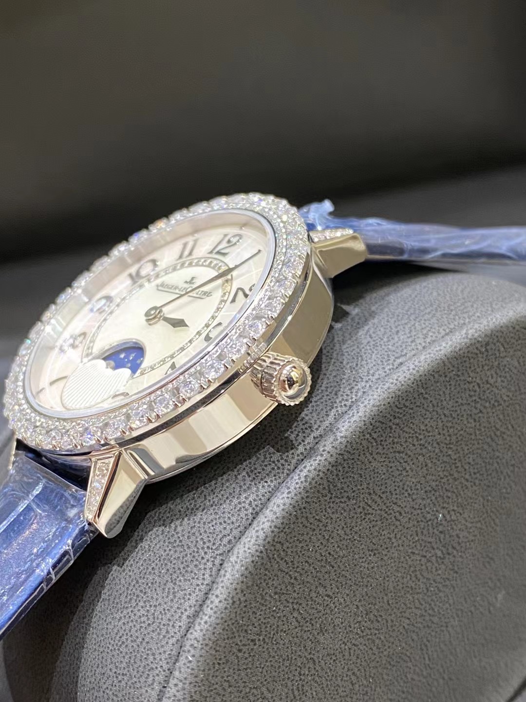 High-Quality Japanese Yumeida Core Watch with Real Buttons and Diamond Details - 图片 4