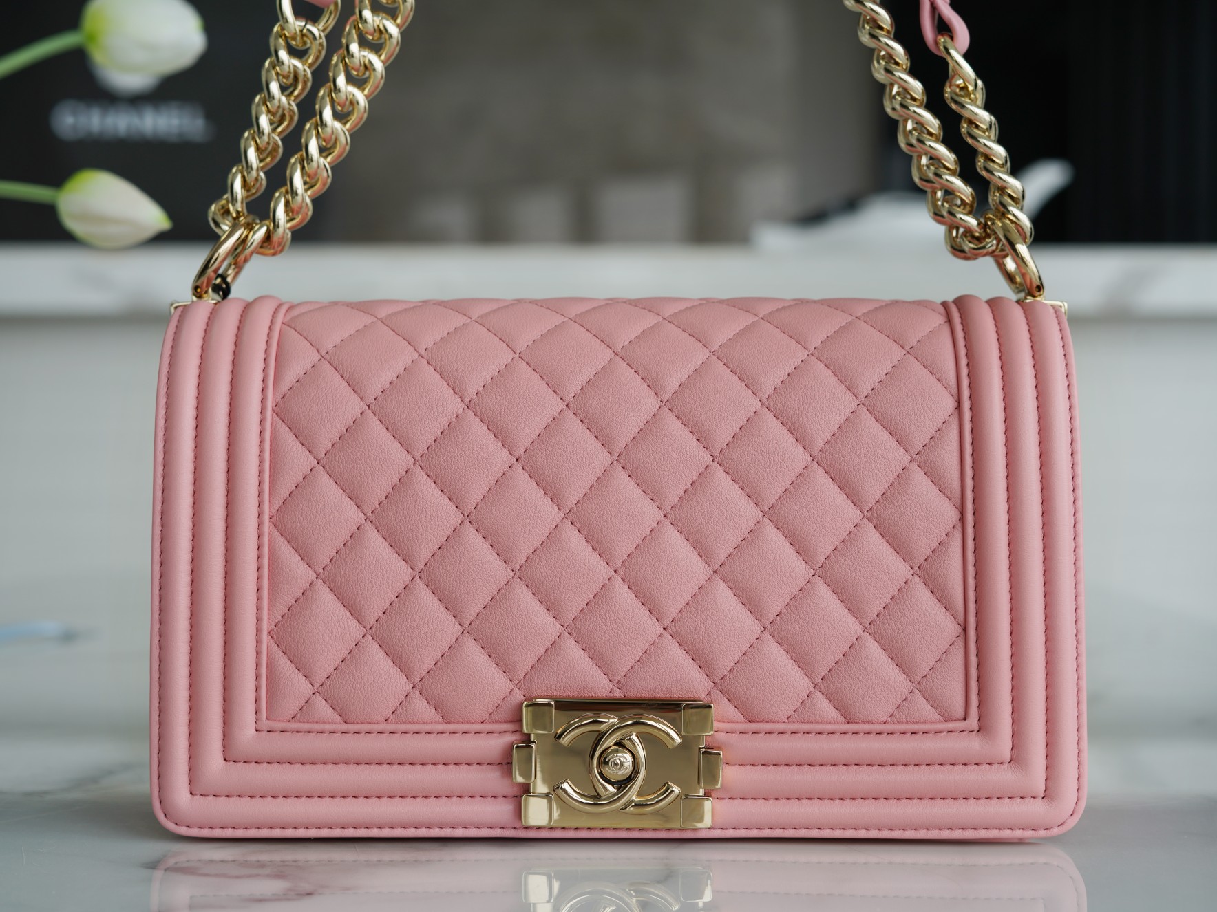 [Chanel Women