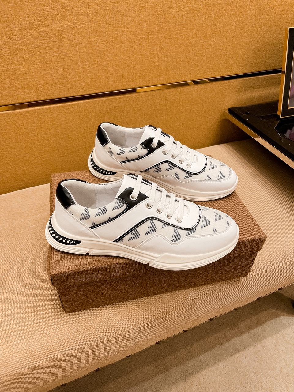 I5  阿玛尼男鞋高端品牌 官网1：1最新力作：鞋面采用意大利进口头层牛皮搭配舒适透气内里➕原版防滑耐磨大底制作 ，让行走更加便捷舒适，惊世之作，与官方的质量相比美的1：1复刻[色]打造时尚个性衬托你的与众不同潮男必备!经典