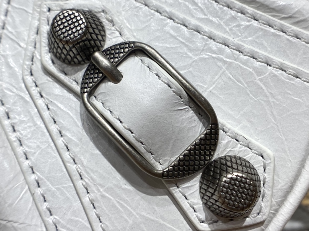 Balenciaga Le Cagole 26CM 抓皱牛皮月牙包 671309奶白色