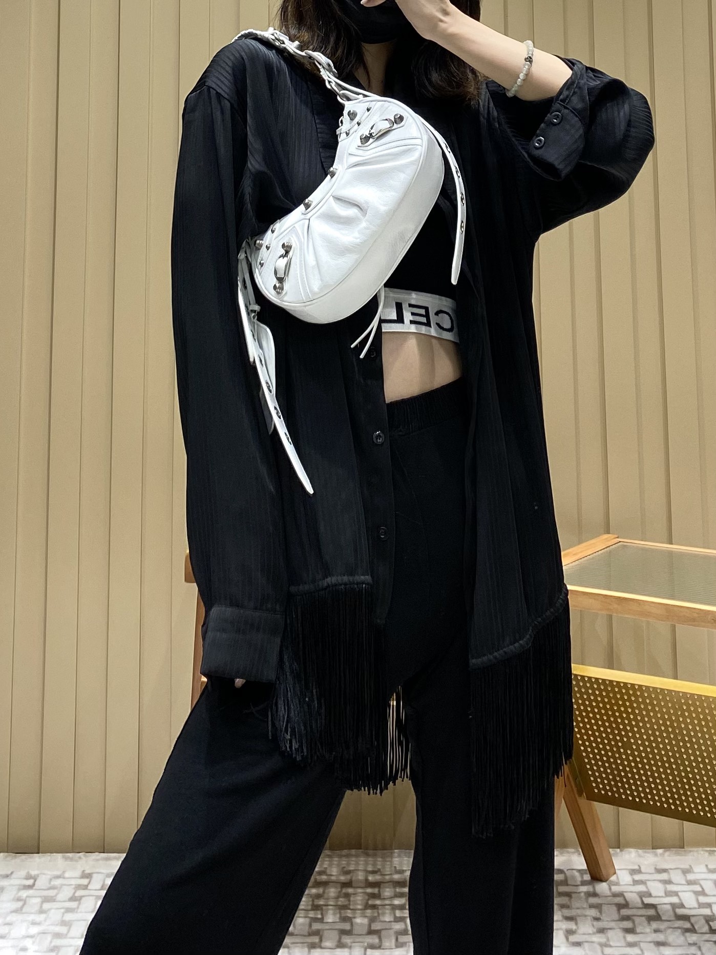 Balenciaga Le Cagole 26CM 抓皱牛皮月牙包 671309奶白色