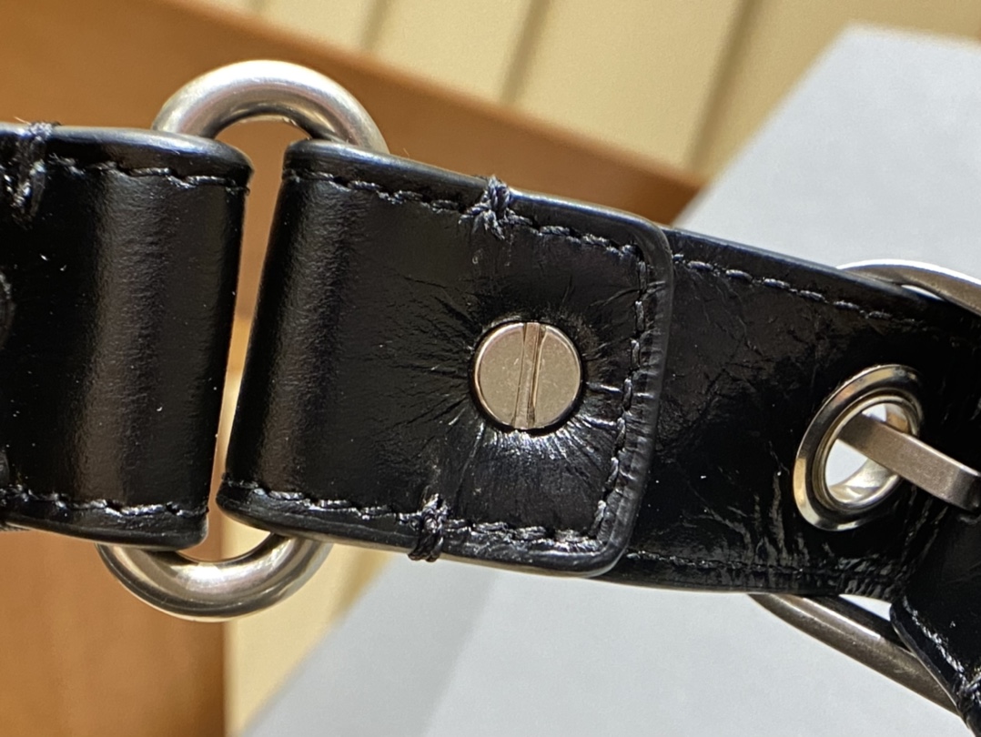 Balenciaga Le Cagole 26CM 抓皱牛皮月牙包 671309黑色