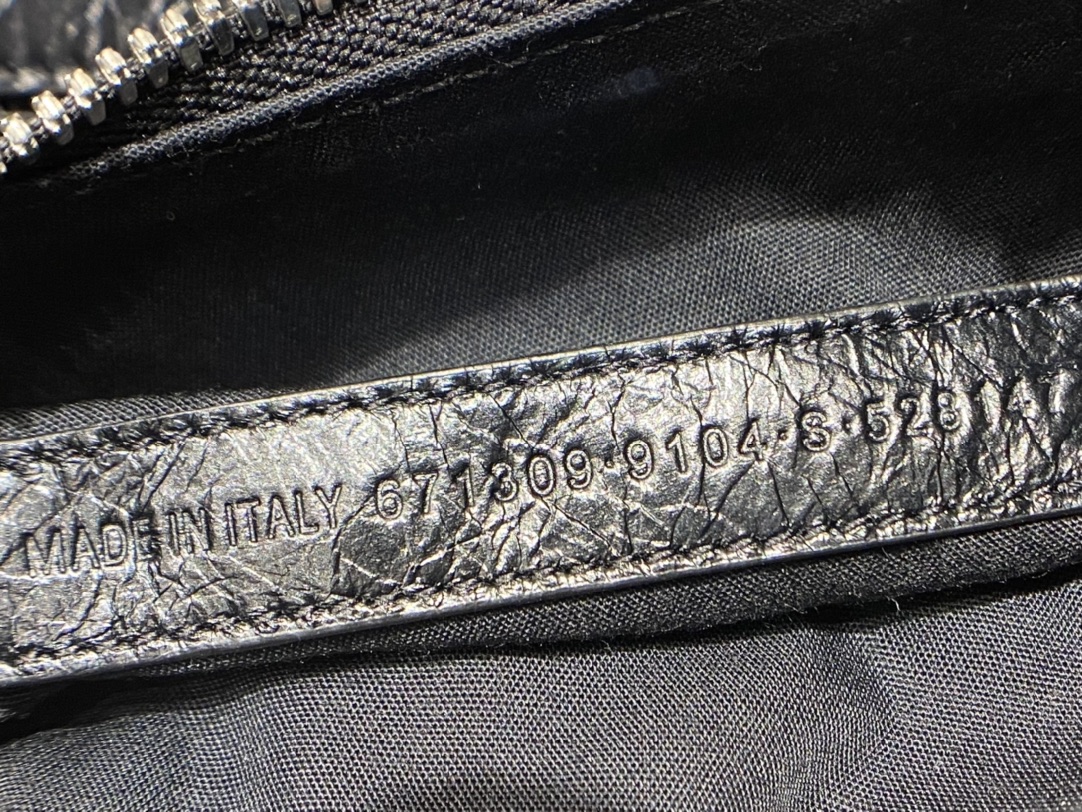 Balenciaga Le Cagole 26CM 抓皱牛皮月牙包 671309黑色