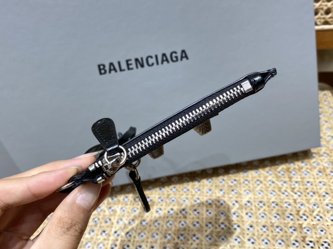 Balenciaga Le Cagole 26CM 抓皱牛皮月牙包 671309黑色