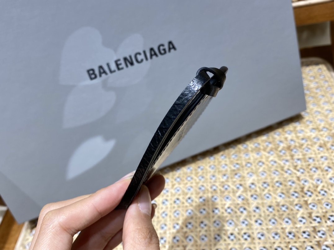 Balenciaga Le Cagole 26CM 抓皱牛皮月牙包 671309黑色