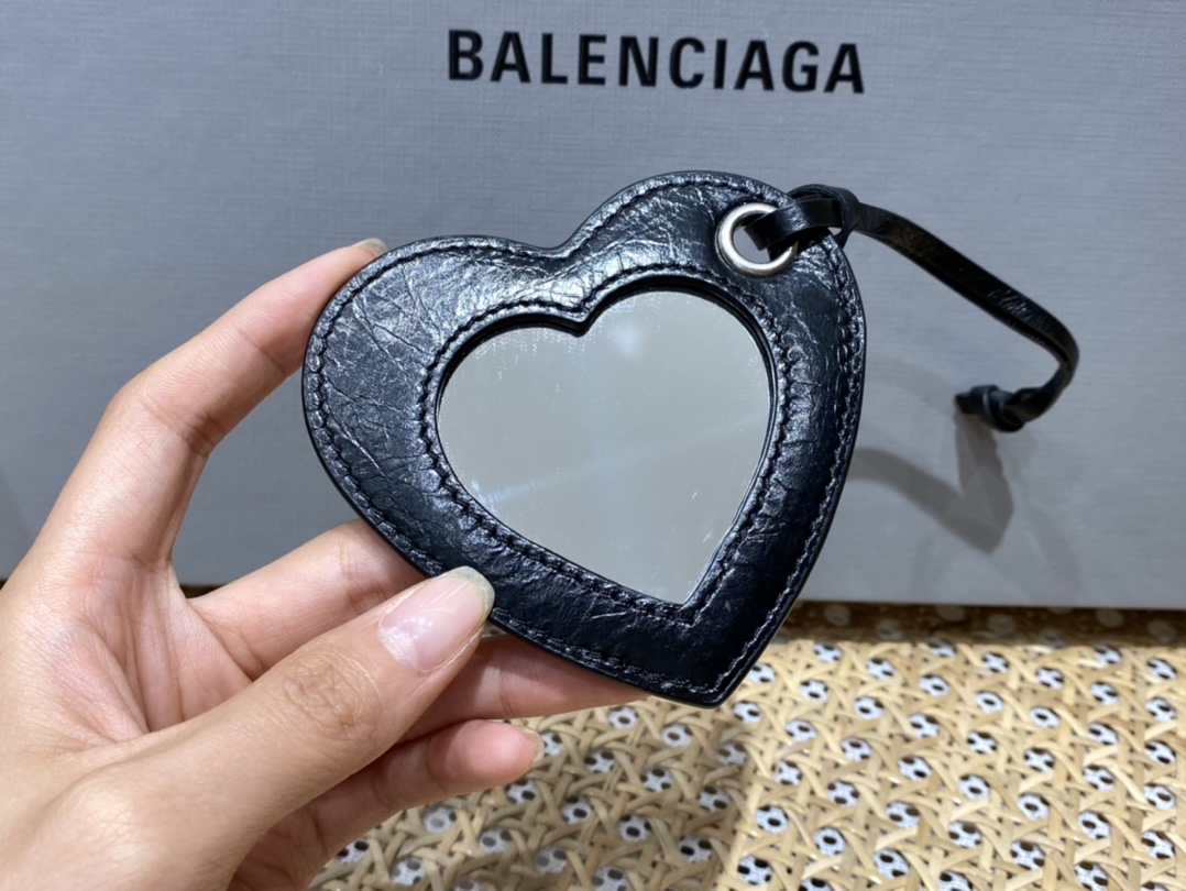 Balenciaga Le Cagole 26CM 抓皱牛皮月牙包 671309黑色