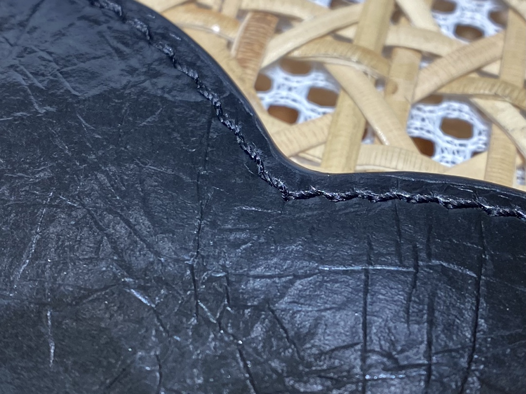 Balenciaga Le Cagole 26CM 抓皱牛皮月牙包 671309黑色