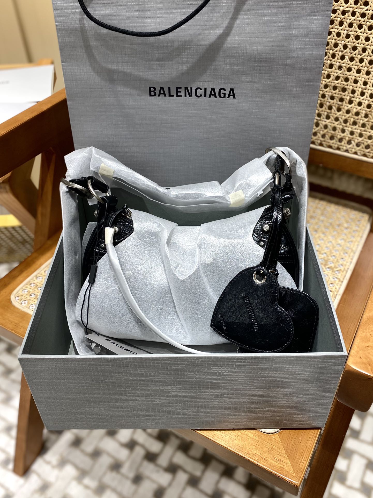 Balenciaga Le Cagole 26CM 抓皱牛皮月牙包 671309黑色
