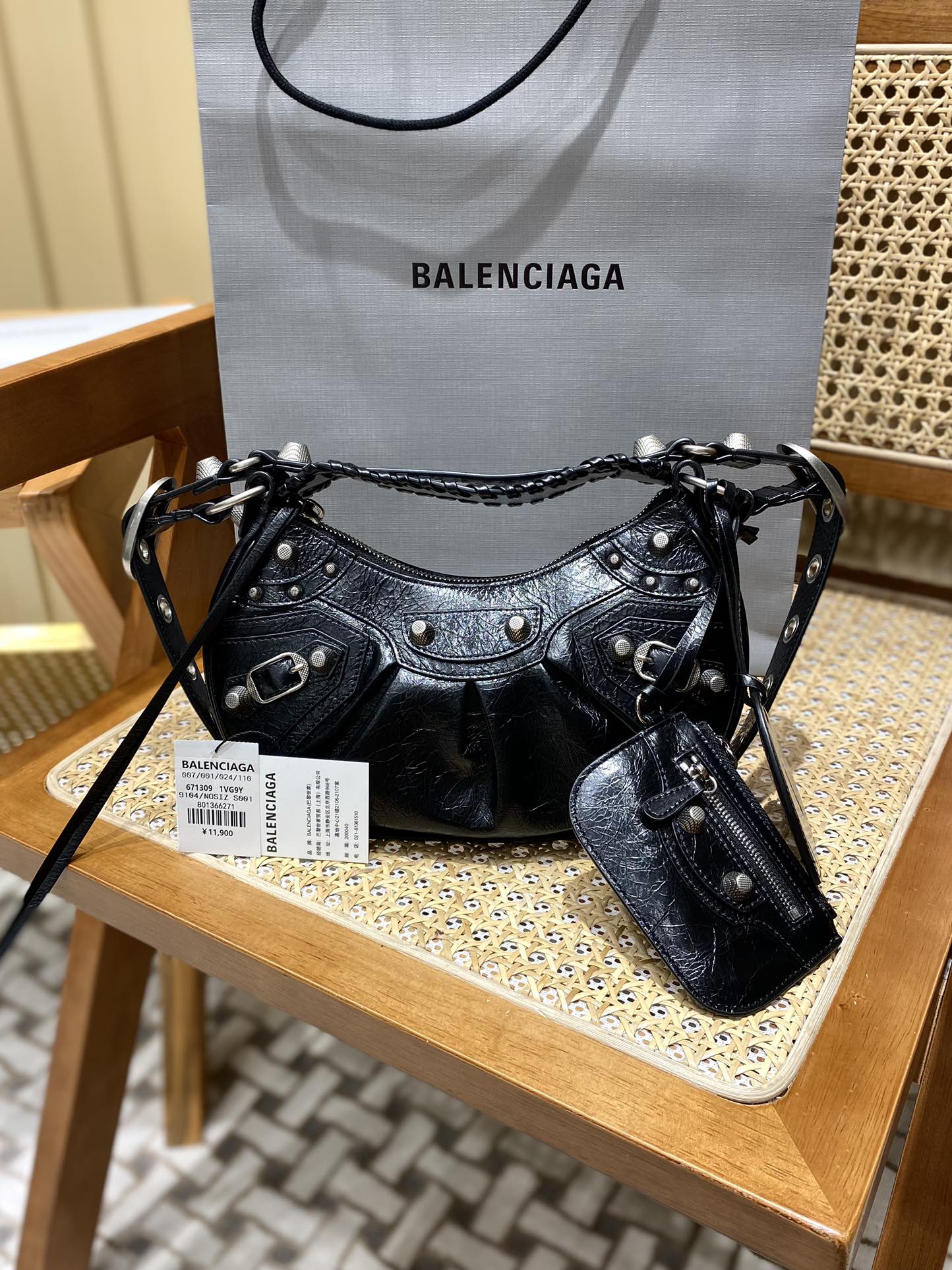 Balenciaga Le Cagole 26CM 抓皱牛皮月牙包 671309黑色