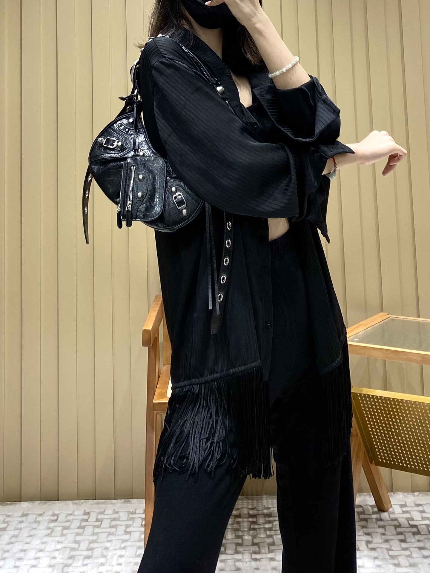 Balenciaga Le Cagole 26CM 抓皱牛皮月牙包 671309黑色