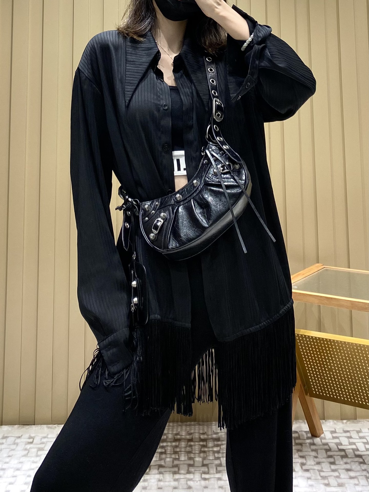 Balenciaga Le Cagole 26CM 抓皱牛皮月牙包 671309黑色