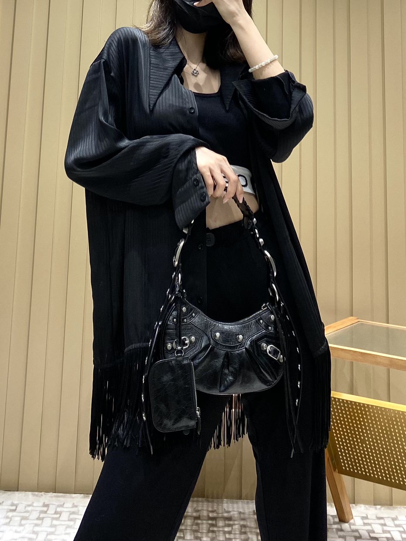 Balenciaga Le Cagole 26CM 抓皱牛皮月牙包 671309黑色