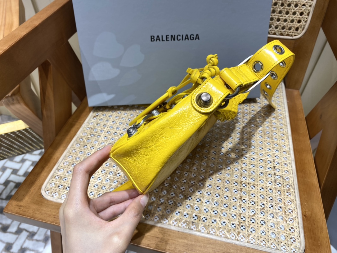 Balenciaga Le Cagole 26CM 抓皱牛皮月牙包 671309亮黄色