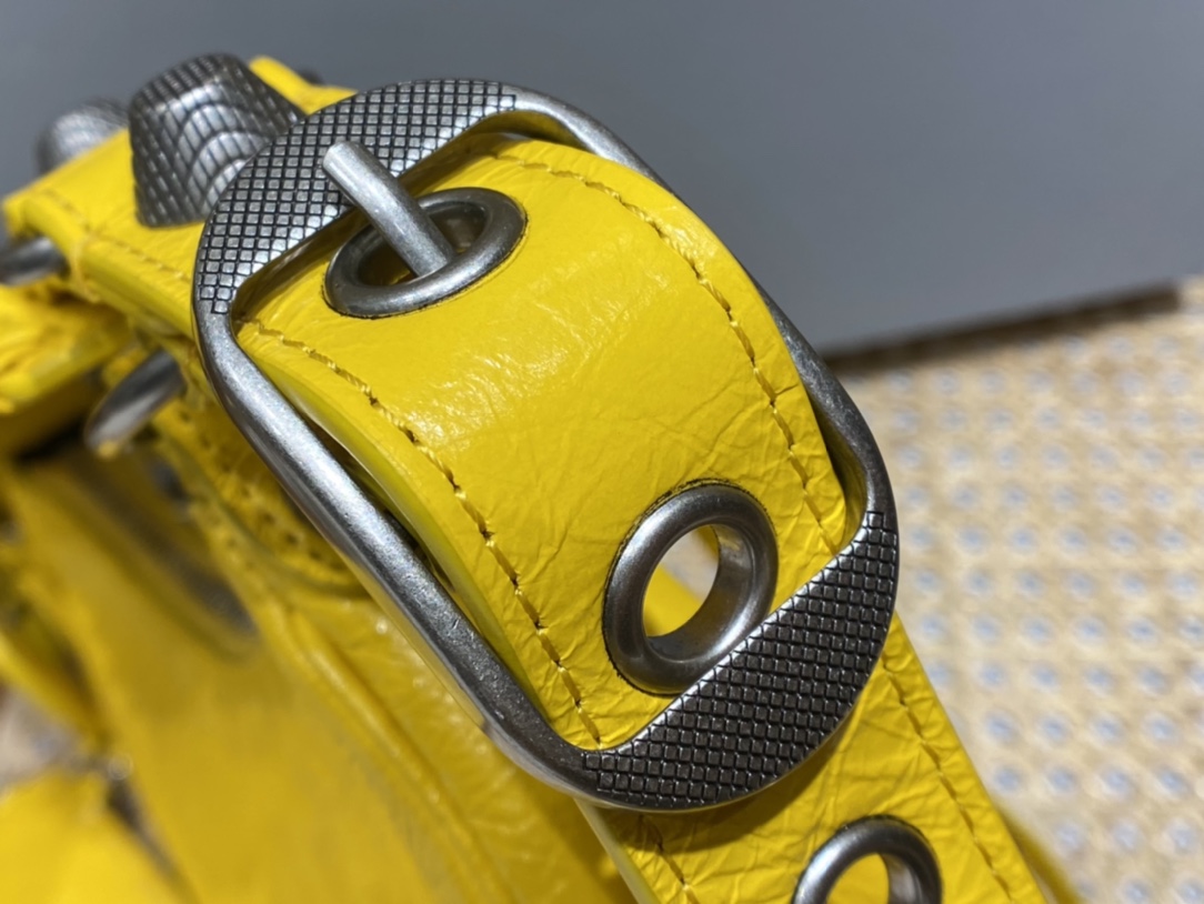Balenciaga Le Cagole 26CM 抓皱牛皮月牙包 671309亮黄色