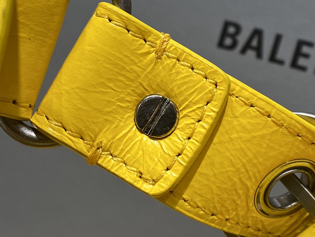 Balenciaga Le Cagole 26CM 抓皱牛皮月牙包 671309亮黄色