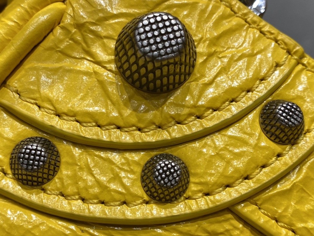 Balenciaga Le Cagole 26CM 抓皱牛皮月牙包 671309亮黄色