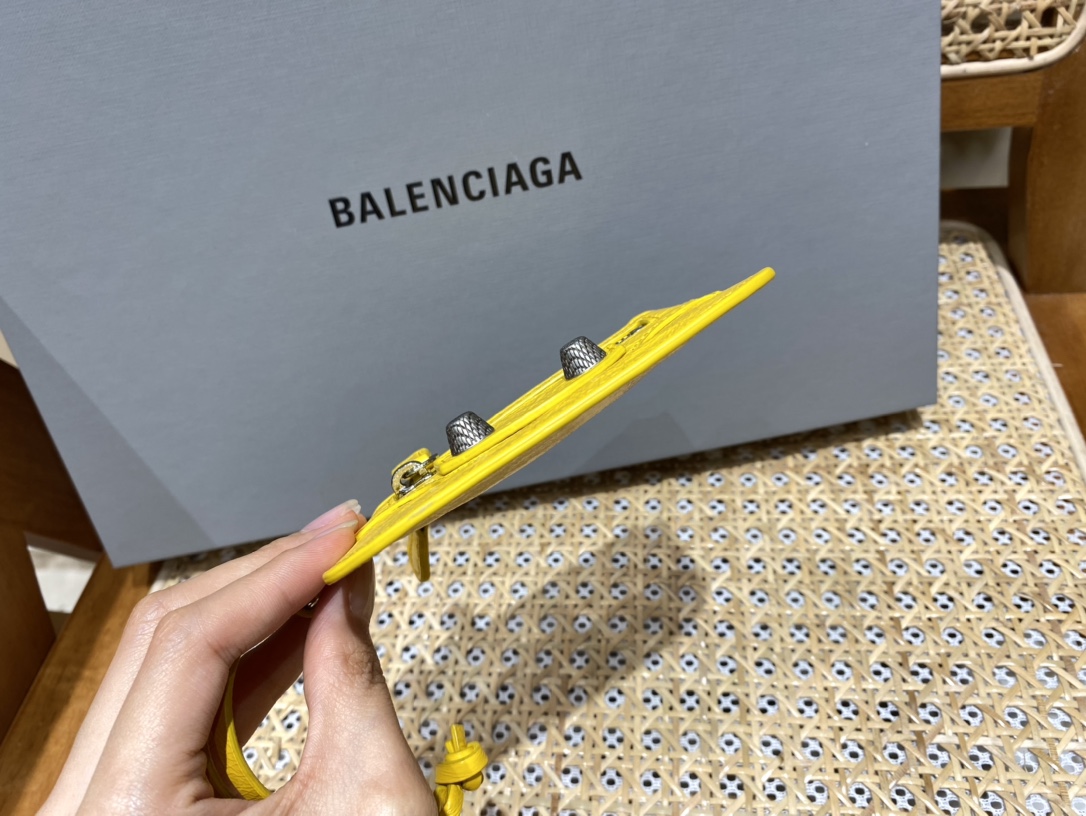 Balenciaga Le Cagole 26CM 抓皱牛皮月牙包 671309亮黄色
