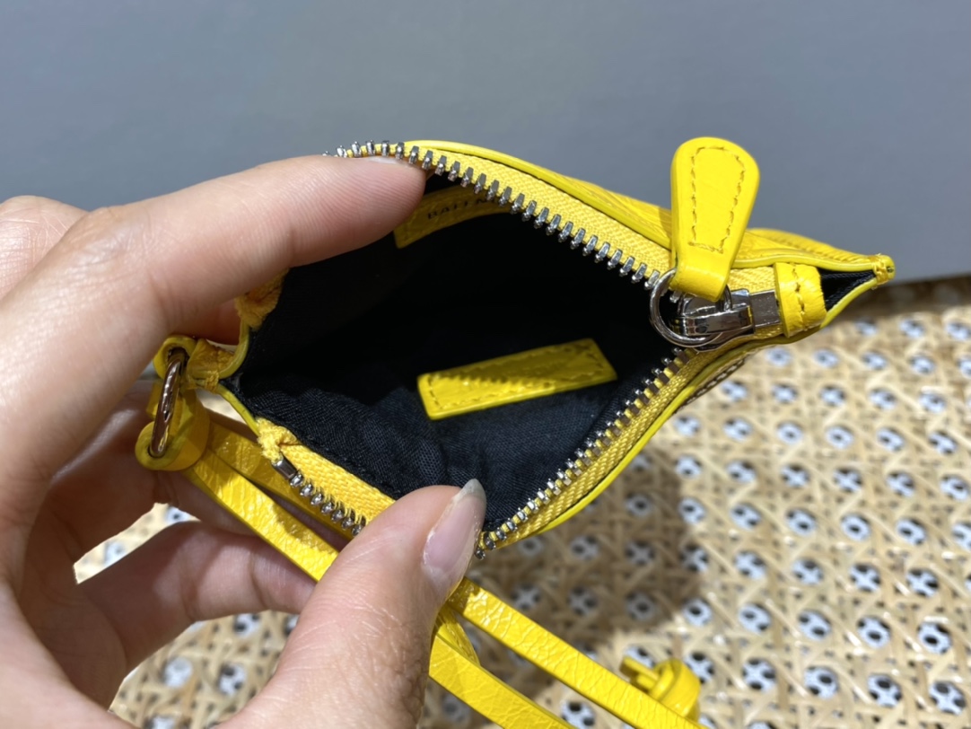 Balenciaga Le Cagole 26CM 抓皱牛皮月牙包 671309亮黄色