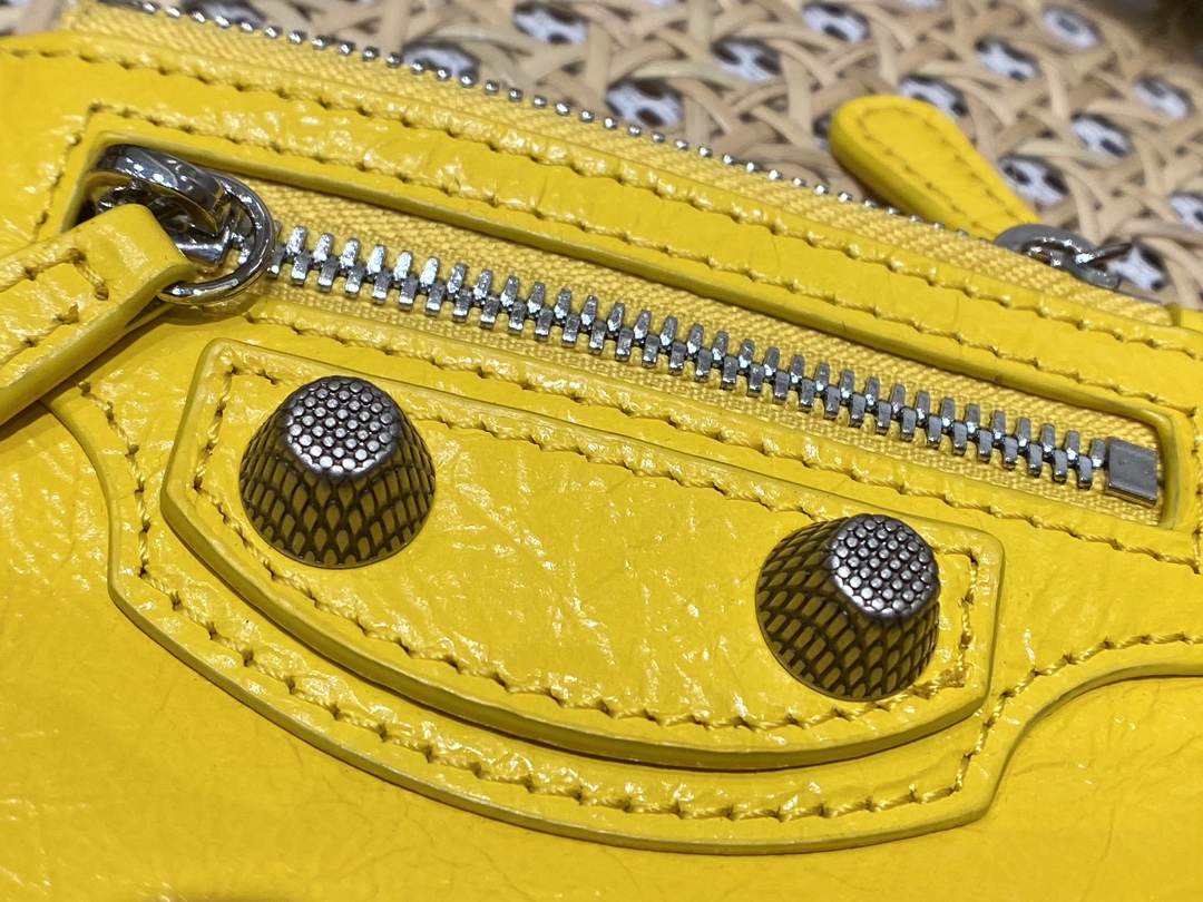 Balenciaga Le Cagole 26CM 抓皱牛皮月牙包 671309亮黄色