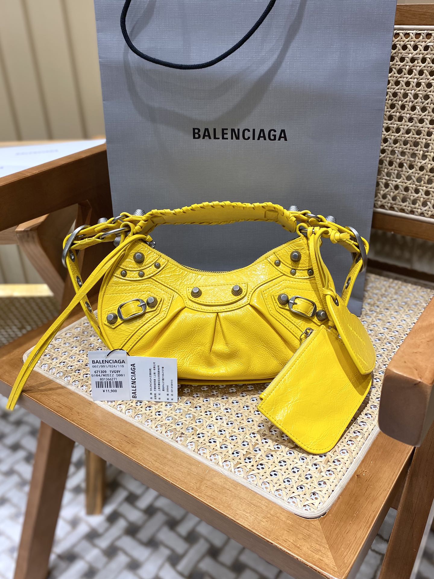 Balenciaga Le Cagole 26CM 抓皱牛皮月牙包 671309亮黄色