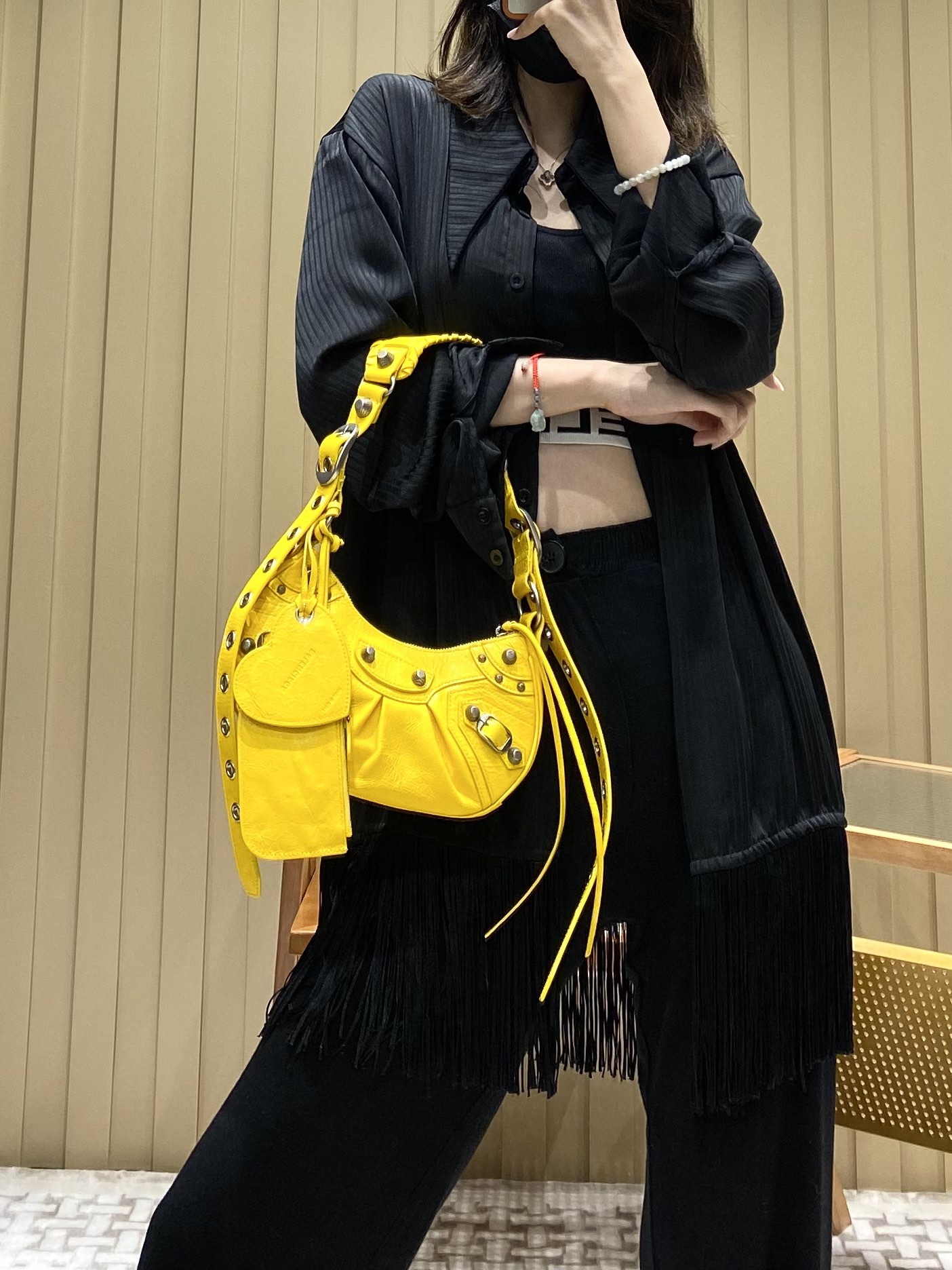 Balenciaga Le Cagole 26CM 抓皱牛皮月牙包 671309亮黄色