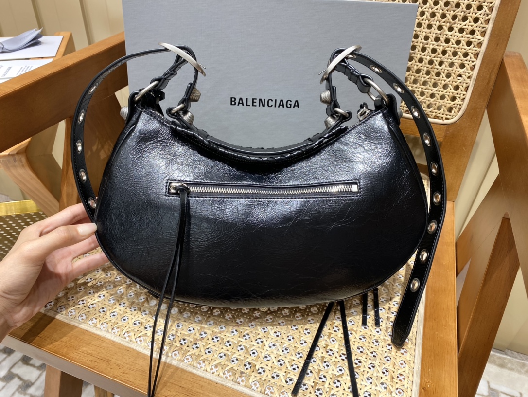 Balenciaga 秋冬新款 Le Cagole 33CM 月牙包 671307黑色